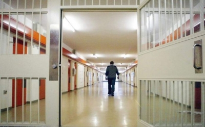 Dramë në burgun italian, shqiptari i vë flakën qelisë