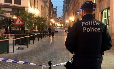 Bruksel, qëllohet me thikë oficeri i policisë