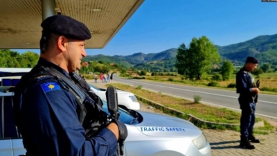 Hiqen të gjitha barrikadat në Veri të Kosovës. NATO: Po monitorojmë situatën!