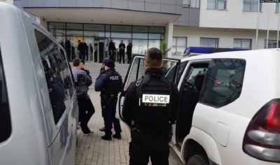 Policia kosovare arreston një zyrtare serbe në Zubin Potok
