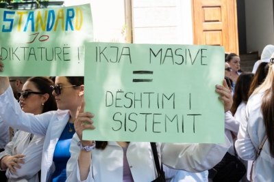 Studentët e mjekësisë në protestë: Nuk po na motivoni, do të largohemi...