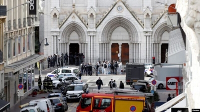 Sulmi me tre të vdekur në Nicë të Francës, SHBA-ja dhe BE-ja dënojnë ngjarjen