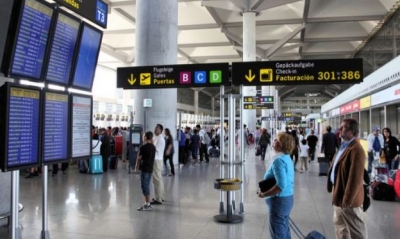 Nga Spanja në Angli me pasaporta false, arrestohet shqiptari dhe gruaja nga Irani