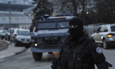 Policia e Kosovës mësyn në veri, Vuçiçi ngre ushtrinë e Serbisë në gatishmëri për luftë