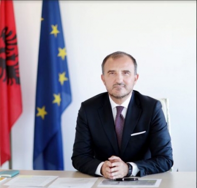 Kriza politike, ambasadori i BE mbledh nesër aleatët e Bashës