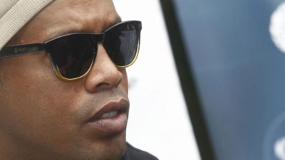 Gjobitet Ronaldinho, gjykata i gjen më pak se gjashtë euro në bankë