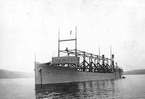 300px USS Cyclops in Hudson River 19111003