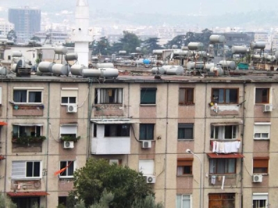 &quot;Veliaj të mbajë premtimin&quot;/Largimi i depozitave, banorët e Tiranës nuk përballojnë dot kostot