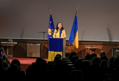 Vjosa Osmani pret që Ukraina të marrë vendim &#039;të guximshëm&#039; për Kosovën