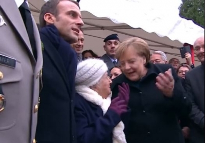 Video/ 100-vjeçarja ngatërron Merkel me gruan e Macron, si e kaloi sikletin kancelarja