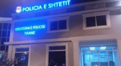 Qëllohet me armë zjarri lokali në autostradën Tiranë-Durrës