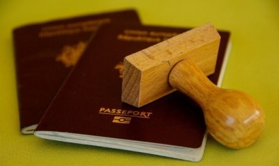E frikshme, shqiptarët po bëhen bullgarë për të lëvizur në BE, mbi 2500 pasaporta vetëm në 2019