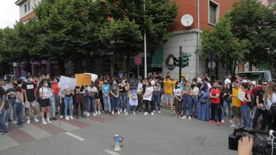 Sot provimi i Matematikës për maturantët, në orën 13:00 protestë për Letërsinë