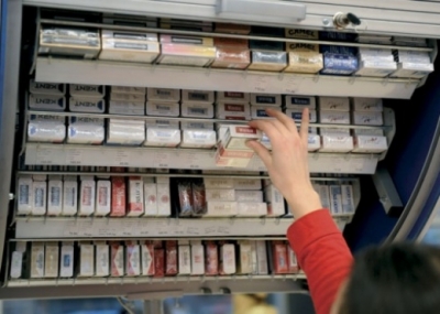 Nga Tirana në Fier, tre gratë kapen mat duke vjedhur…cigare në market