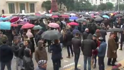 Zëri i Amerikës: Protesta e studentëve pa zgjidhje, Rama mbajti fjalim pa lidhje me çështjen