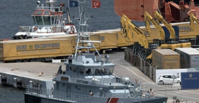 Anija shqiptare shpëton gomonen me emigrantë