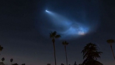 FOTO/ Sateliti i radhës i SpaceX dhuron spektakël në qiell