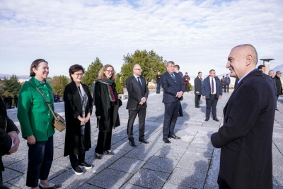 INCIDENTI/ Homazhet për 29 Nëntorin, qeveria bojkotoi ambasadorët. Meta i vetmi që i takoi