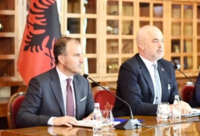 Ambasadori Soreca gënjen shqiptarët për negociatat. Nuk përmend kushtet