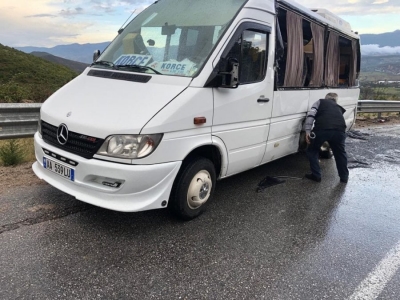 Qafë Thanë, trajleri përplaset me autobusin, vdes një grua