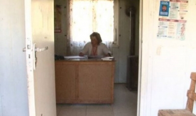 VIDEO/ Baraka që shërben si qendër shëndetësore në Korçë