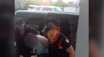 Tentoi të vidhte banesën në Cërrik, arrestohet i riu