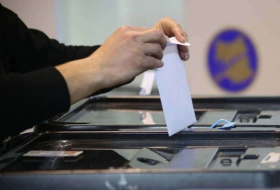 Panik para qendrës së votimit në Kosovë, vdes 68-vjeçari, u gjet i shtrirë …