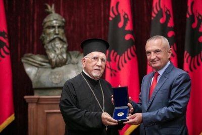 Meta dekoron një personalitet të jashtëzakonshëm arbëresh, At Antonio Belushin