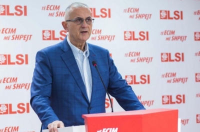 Vasili: Gjynah se nuk ke as moshë për të larë gjithë këto turpe!