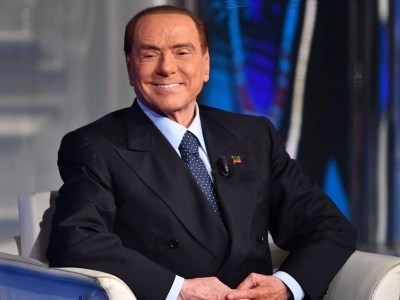 Rikthehet ‘kavalieri’, Berlusconi blen 100 % aksionet e klubit italian