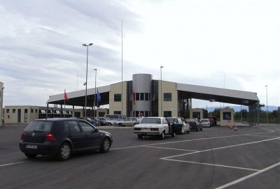 U dënua me 3 vite burg në mungesë për fshehje të ardhurash, pranga bullgarit në Qafë-Thanë