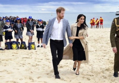 Pse këpucët pupa të Meghan Markle po bëjnë namin me shitje