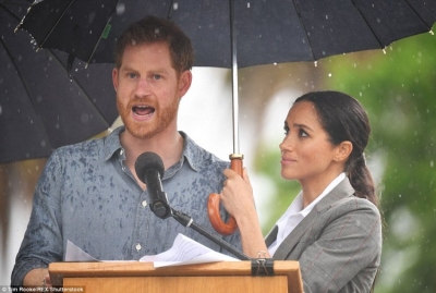 Meghan i mban çadrën princit Harry