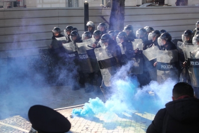 Tragjedia/ Dhuna e policisë, protestuesja shtatzënë humb fëmijë