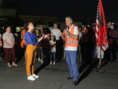 Banorët e "Unazës" vijojnë protestën kundër shembjes së shtëpive të tyre