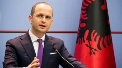 Skandali/ Ditmir Bushati me 6 spiunë në ministri