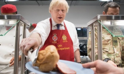 Boris Johnson “lë” postin e kryeministrit, shërben darkën për ushtarët