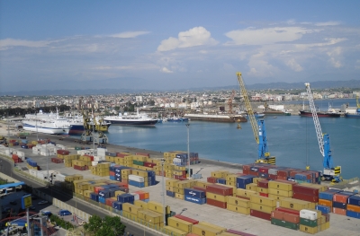 Arrestohen 3 punonjës në Portin e Durrësit