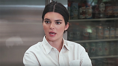 Kendall Jenner në hall me hajdutin&#039;, i hyn në shtëpi për herë të katërt