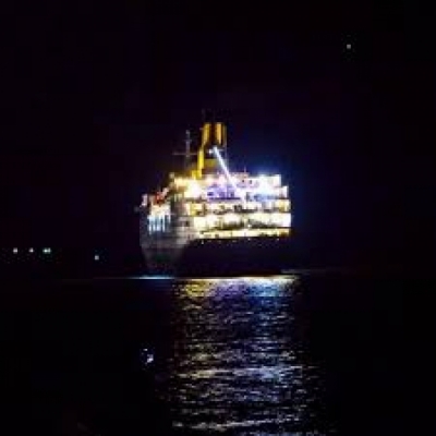 Kroçera në Vlorë kërkon ndihmë për të sëmurin në bord