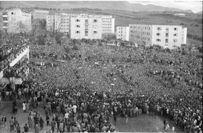 Sot 29 vjet nga Lëvizja Studentore e dhjetorit. Shqipëria e gjunjëzuar nga tërmeti dhe kriza politike