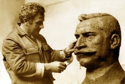 Ferid Kola, skulptori që jetësoi figurat më të mëdha kombëtare