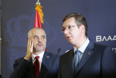 Zbulohet marrëveshja/ Aleksandër Vuçiç do përfaqësojë Shqipërinë në takimet me Emmanuel Macron