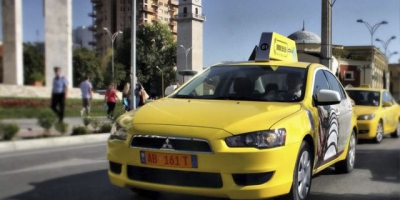 Elbasani/ Taksat nuk i mbledh shteti, por të fortët me makina sportive