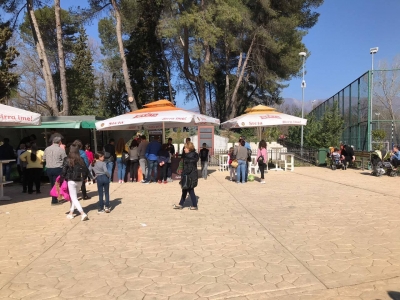 Veliaj, birra dhe qofte te memoriali i ushtarëve britanikë