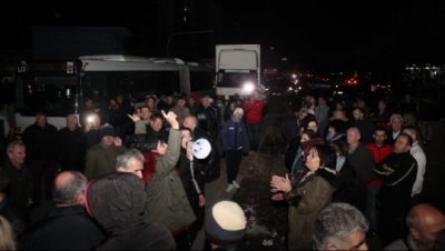 U arrestuan në mënyrë të beftë, flet një nga banorët: Nuk tërhiqemi nga protesta