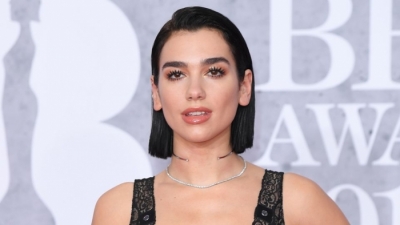 FOTO/ Dua Lipa bën ndryshimin drastik në pamje