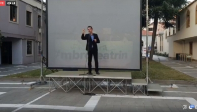 Live/ Vazhdon protesta, Çeloaliaj: BE po shqyrton ligjin për Teatrin