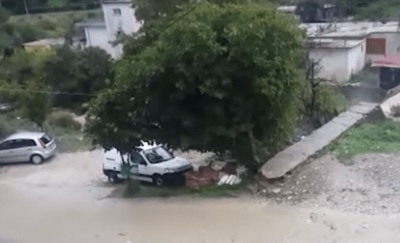 Rrebeshe shiu në të gjithë vendin/ Përroi i Ficos përmbyt Gjirokastrën