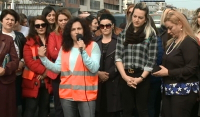 VIDEO/ Protesta e grave në ‘Astir’, autobusi tenton të hyje ne turmë